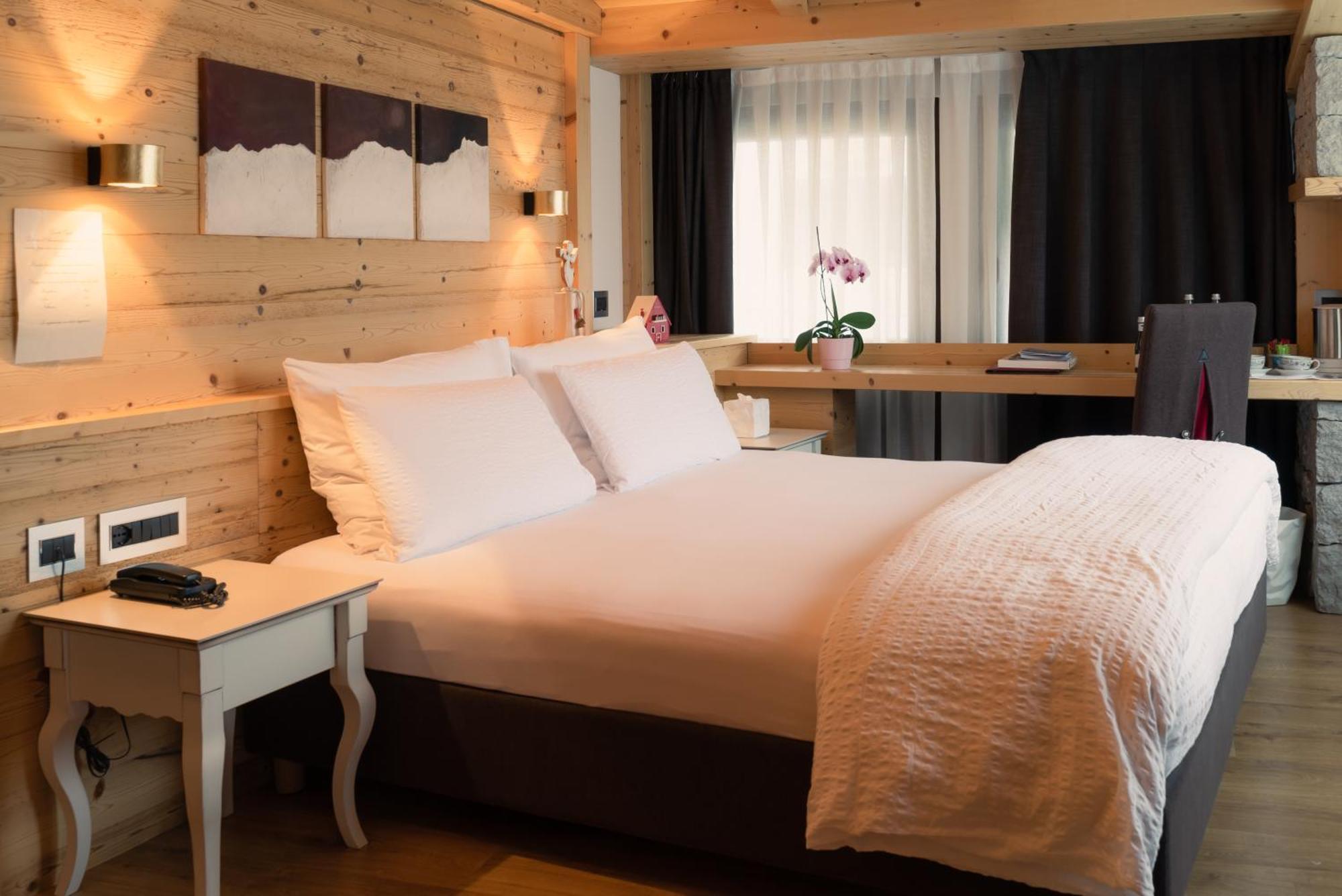 Hotel La Baita Мадонна-ді-Кампільйо Екстер'єр фото