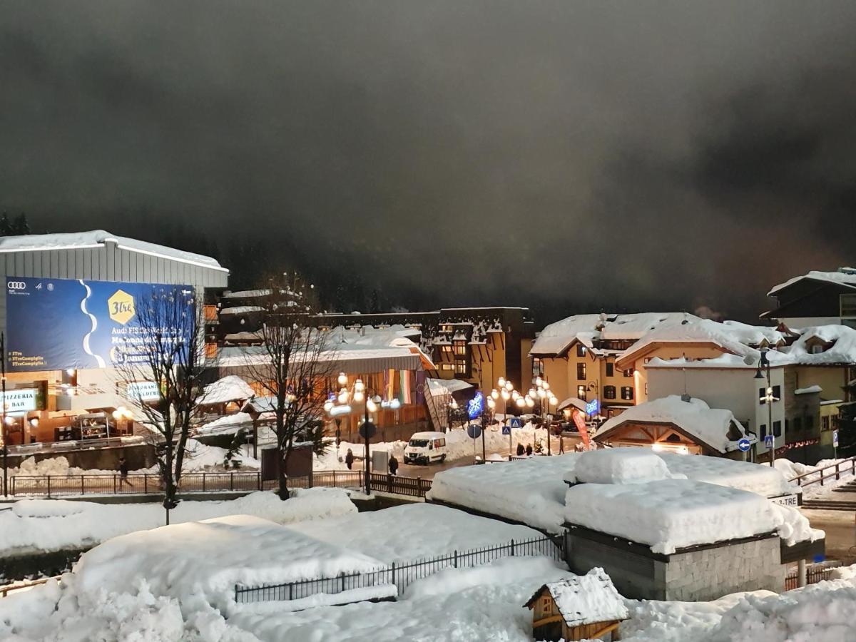 Hotel La Baita Мадонна-ді-Кампільйо Екстер'єр фото